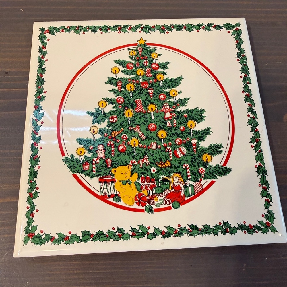 Vintage ceramic Christmas trivet  
6”
